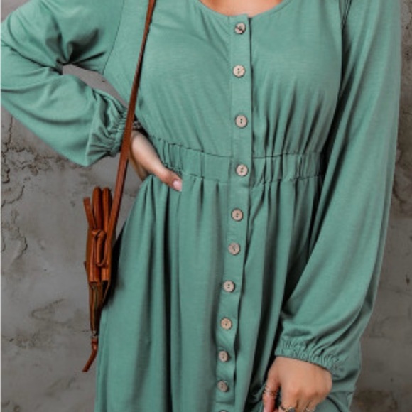 Elegant Green Button-Down Dress - Picture 1 of 3